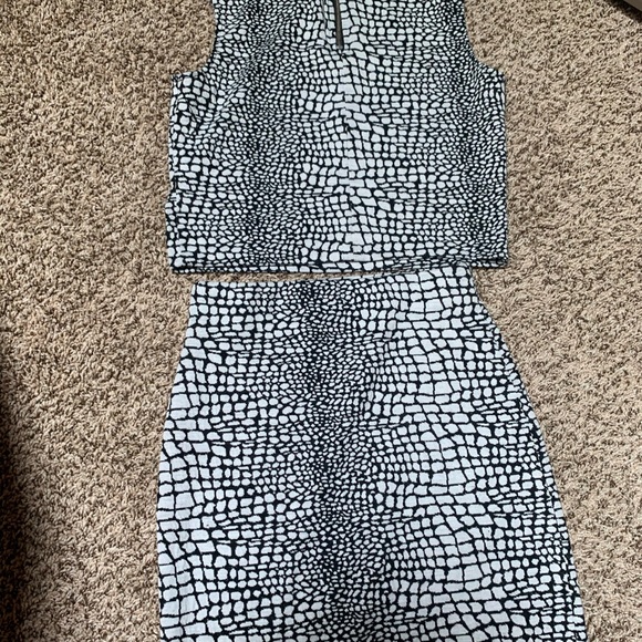 women’s 2 piece dress - Picture 2 of 3